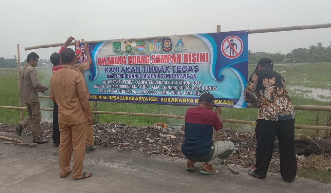 Pemdes Sukakarya Tindak Tegas Warga Buang Sampah Sembarangan